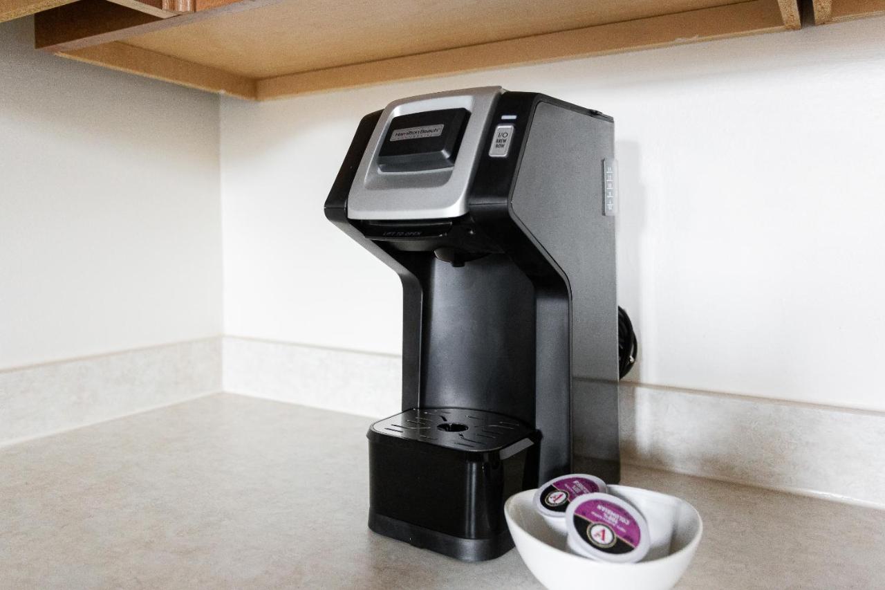 Frontdesk I River Place Apts Rivertown Detroit Apartment Стая снимка