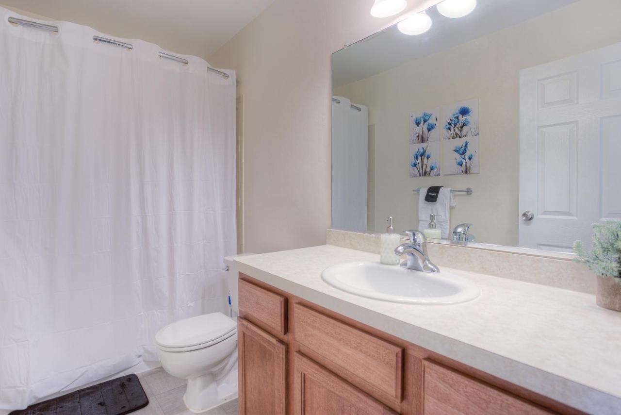 Frontdesk I River Place Apts Rivertown Detroit Apartment Стая снимка